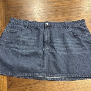 LAST CHANCE! Item will be donated 1/16/25. 
Denim Blue Skirt